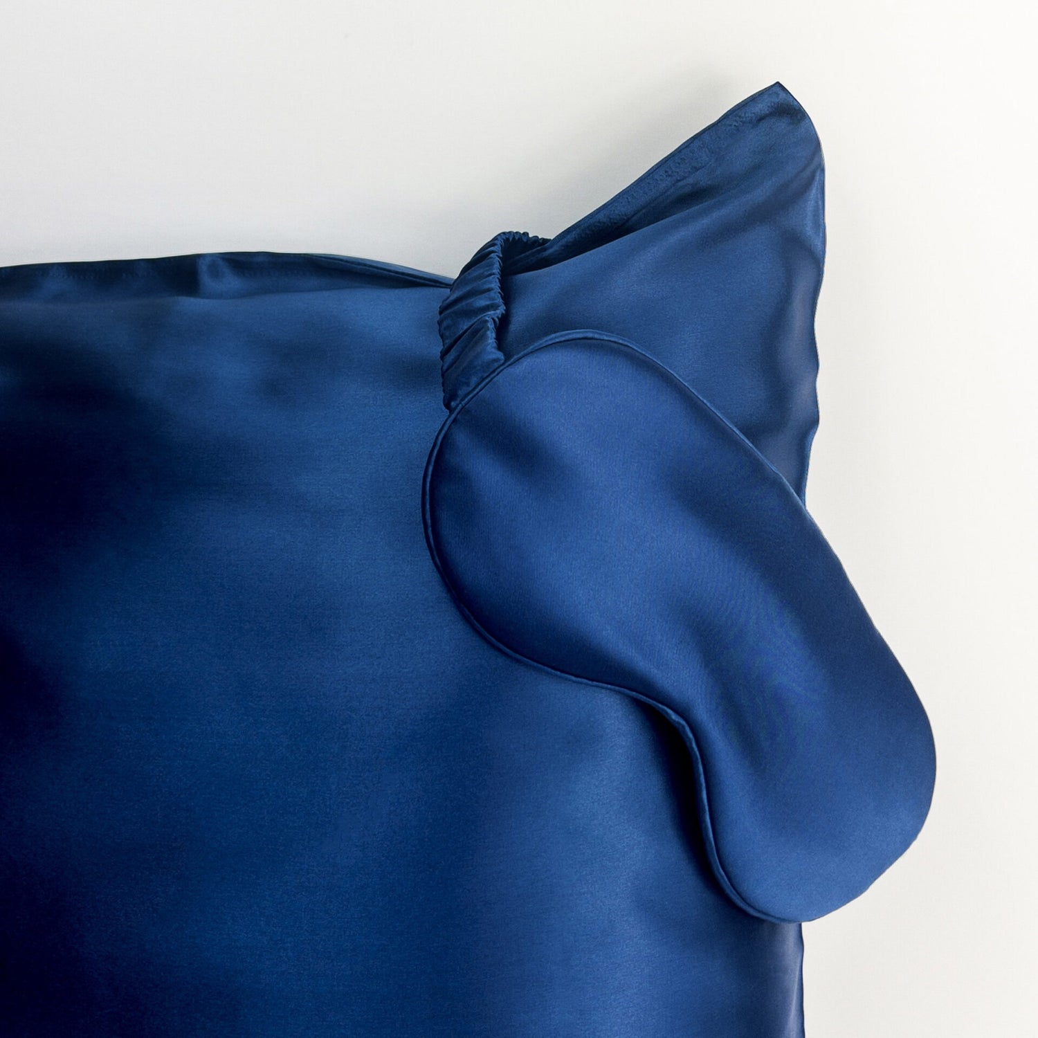 Jasmine Silk’s Guide To Momme: What You Need To Know