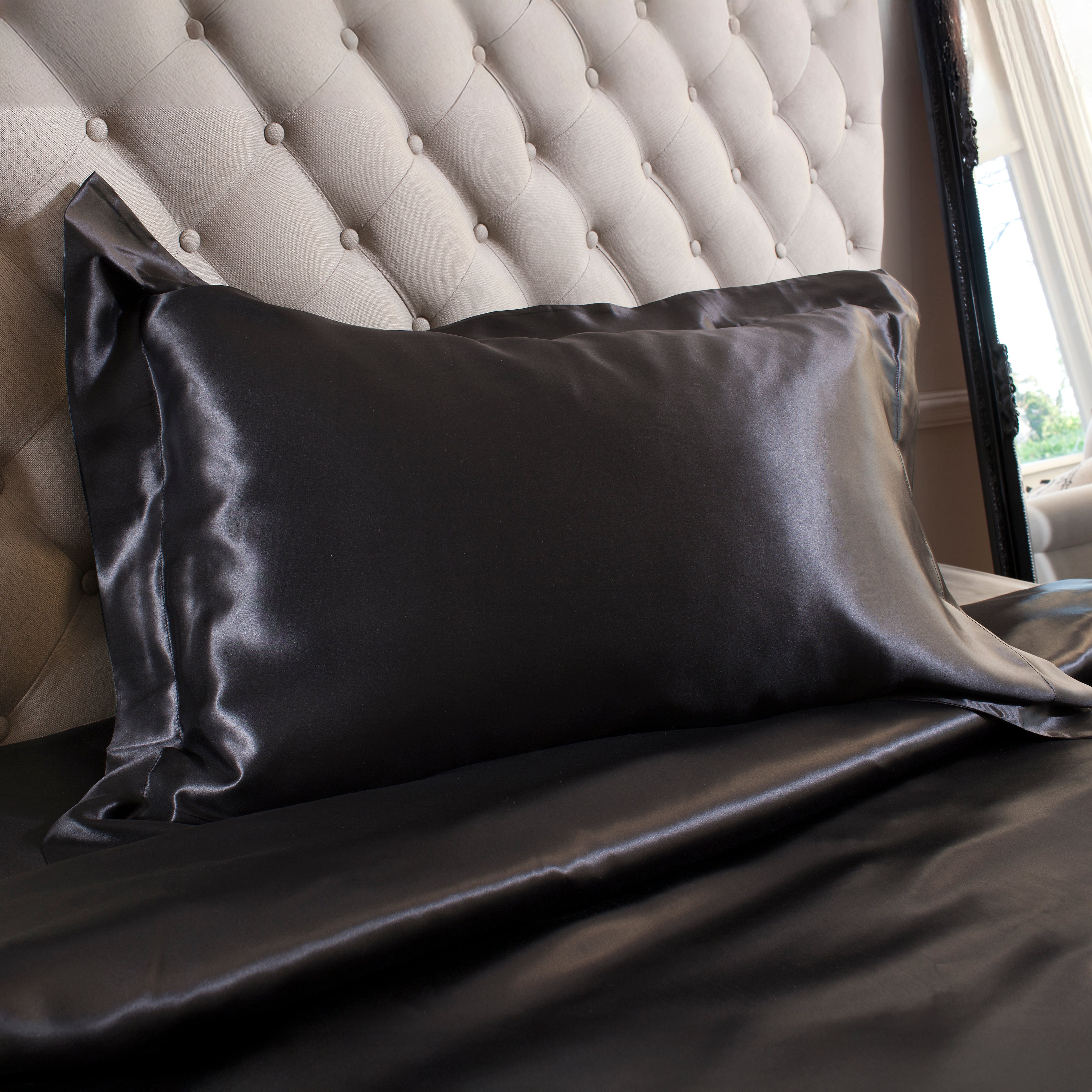 22 Momme Black Oxford King Silk Pillowcase