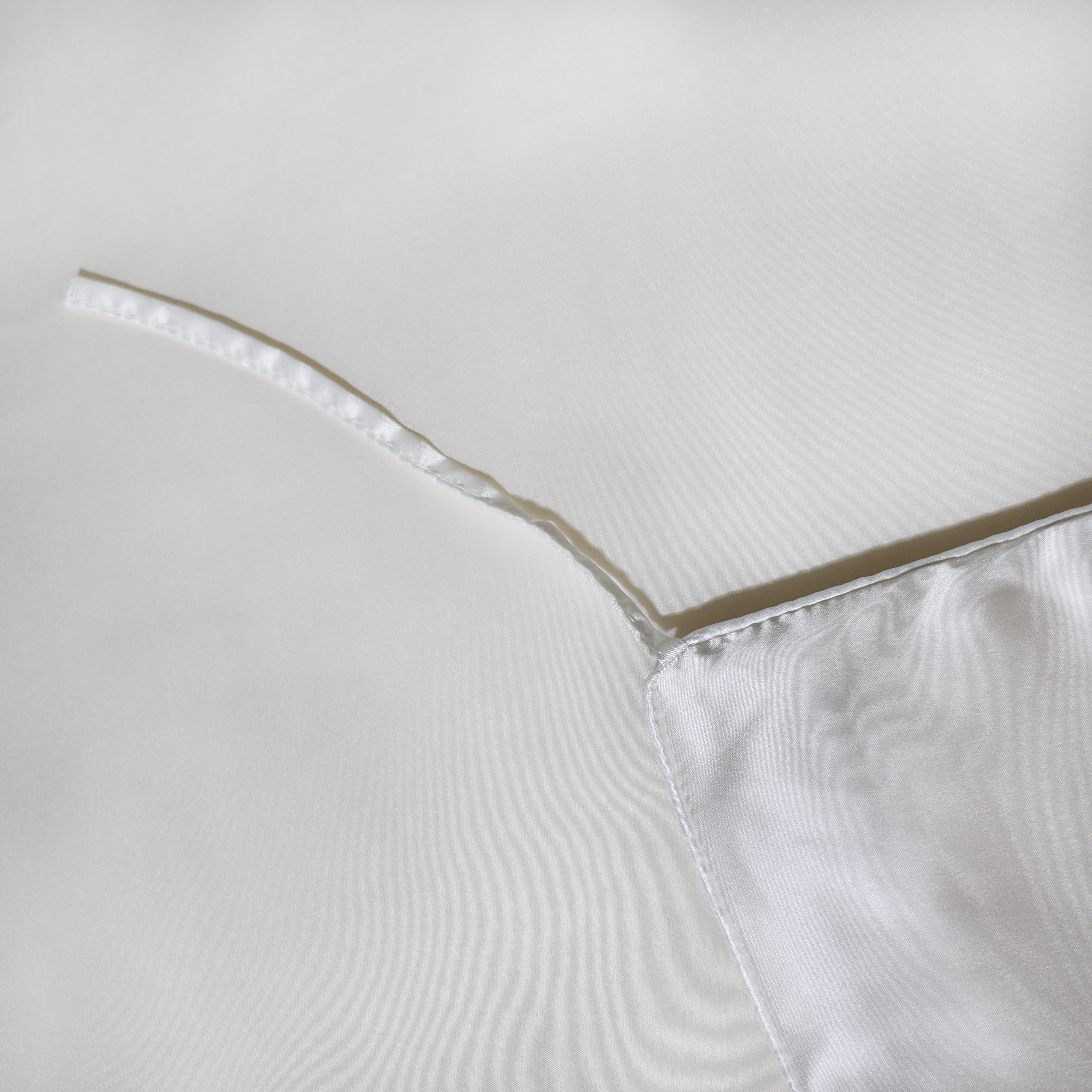 4 Tog Silk-Filled Silk Covered Duvet for Summer