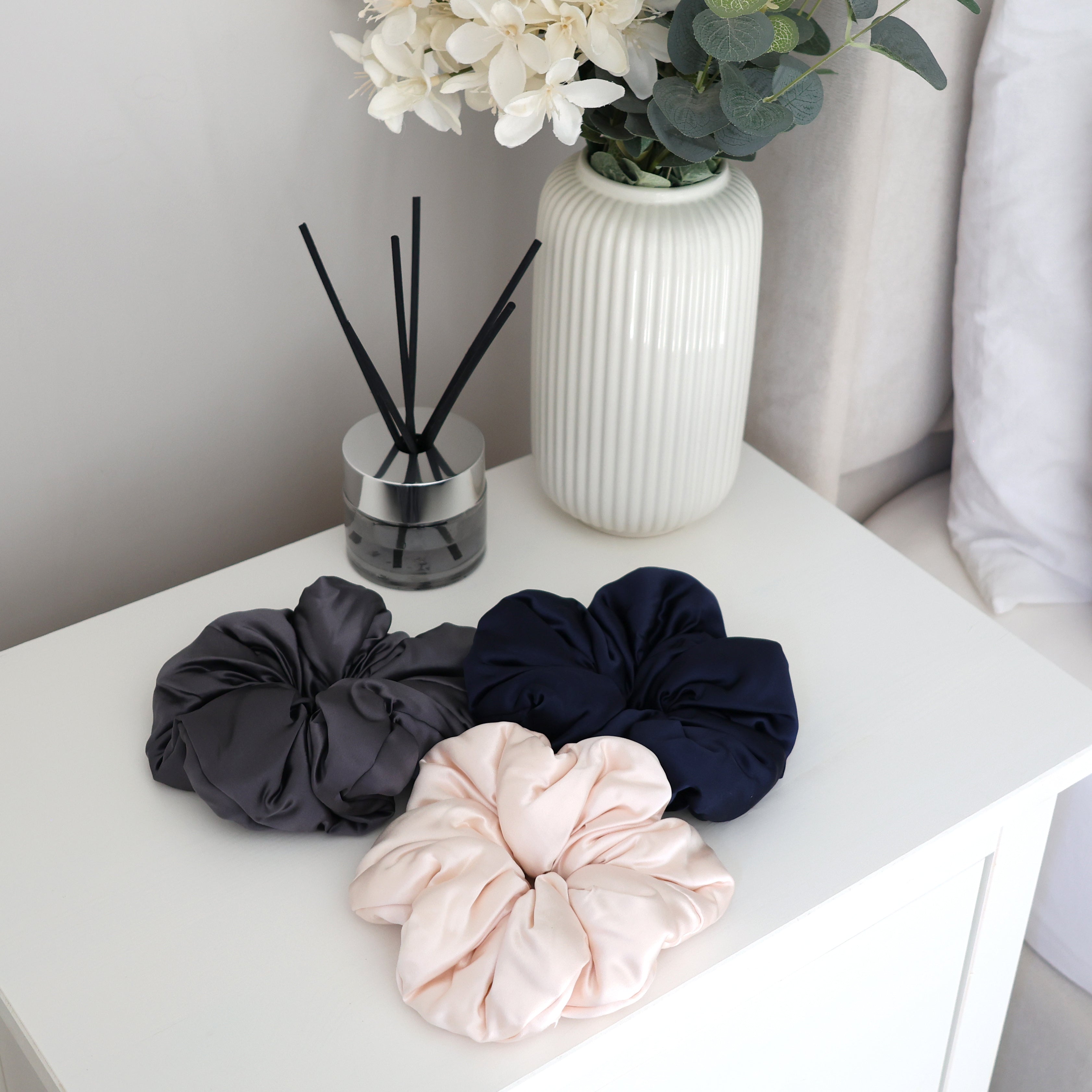 Silk Pillow Scrunchie Pale Champagne