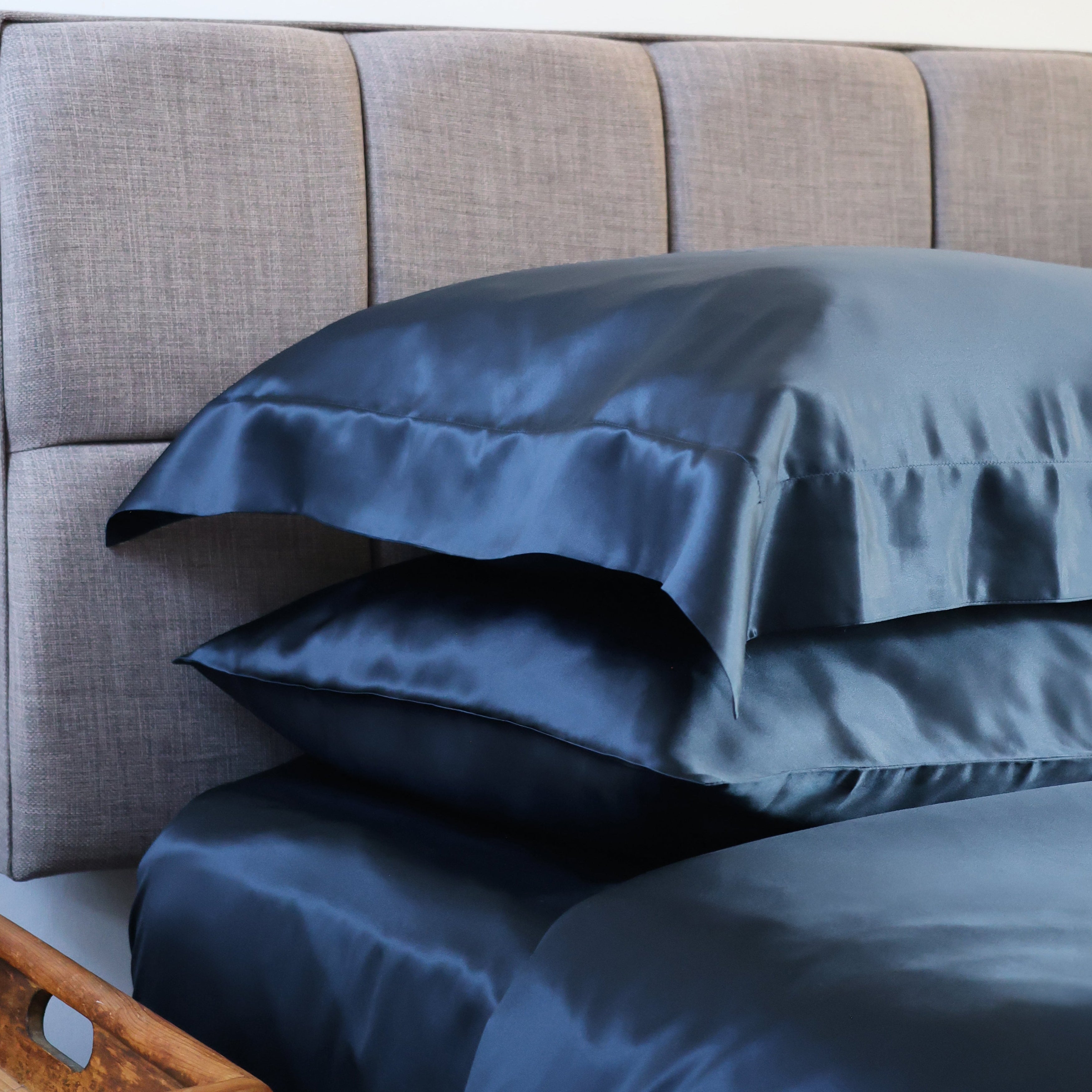 22 Momme Midnight Blue Square Oxford Silk Pillowcase