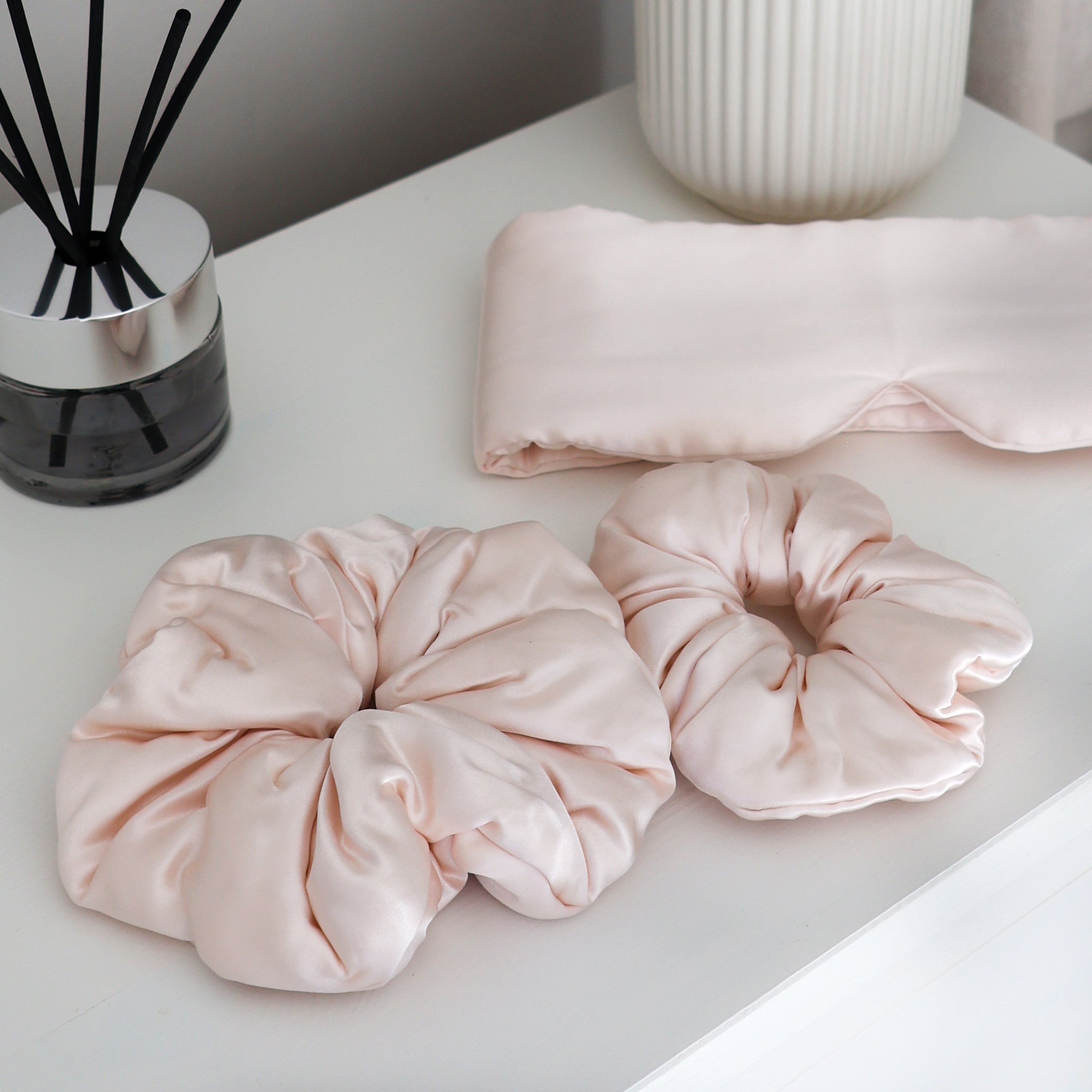 Silk Pillow Scrunchie Pale Champagne