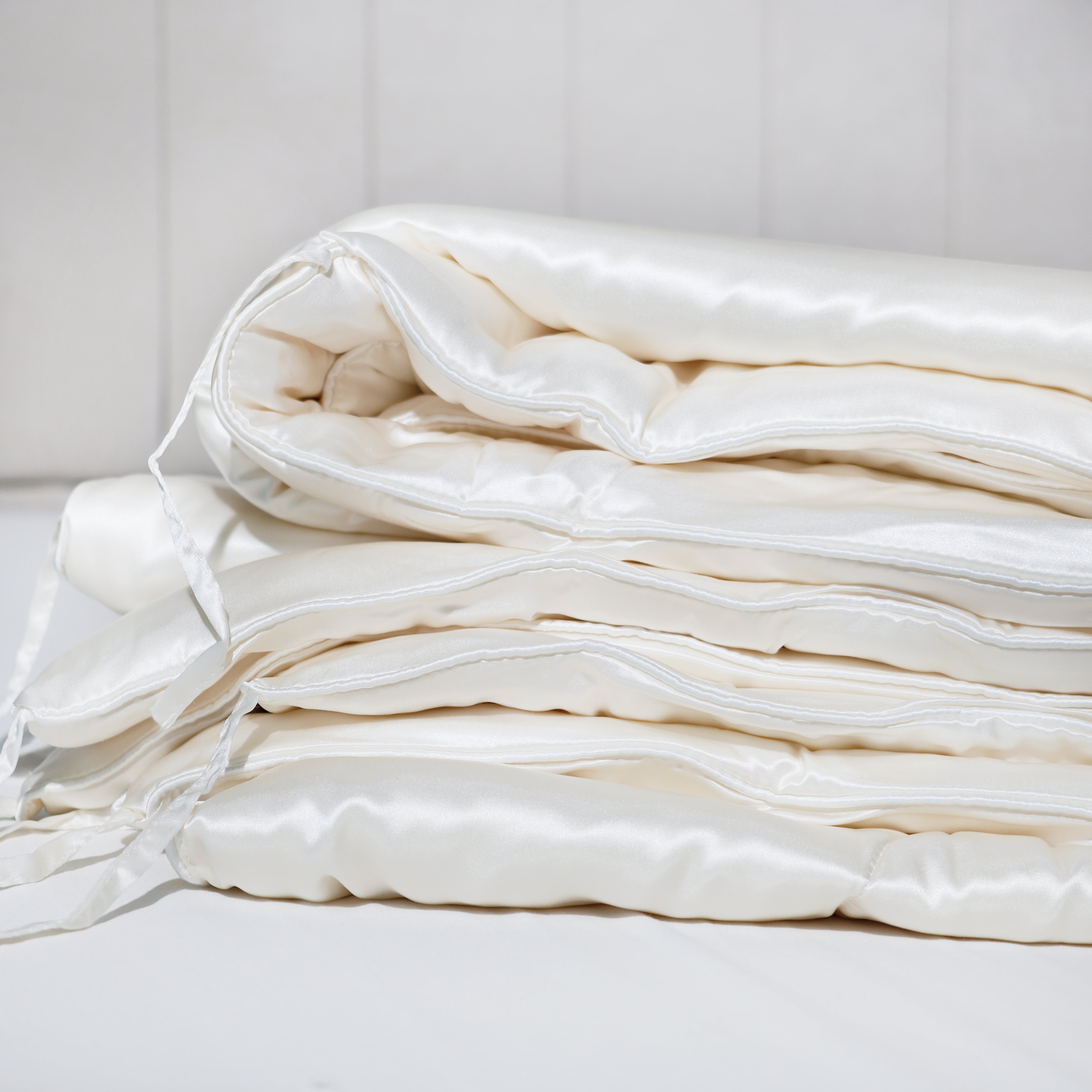 13 Tog Combination Silk-Filled Silk Covered Duvet