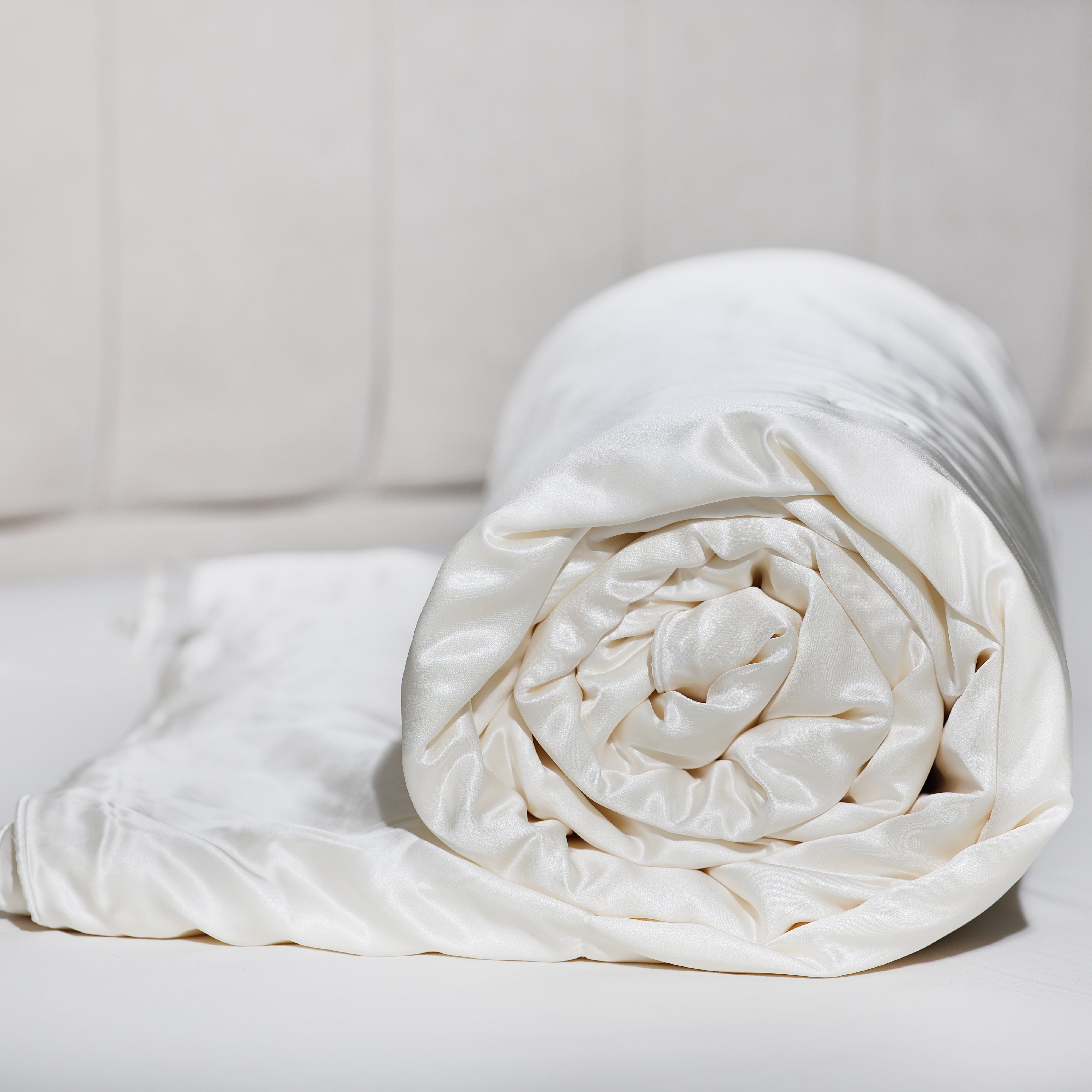 4 Tog Silk-Filled Silk Covered Duvet for Summer