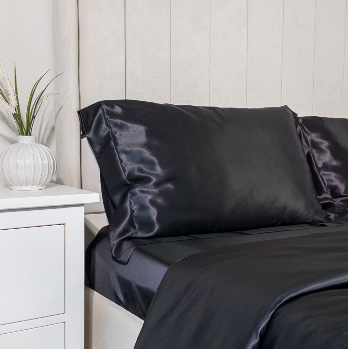 22 Momme Black Oxford Silk Pillowcase