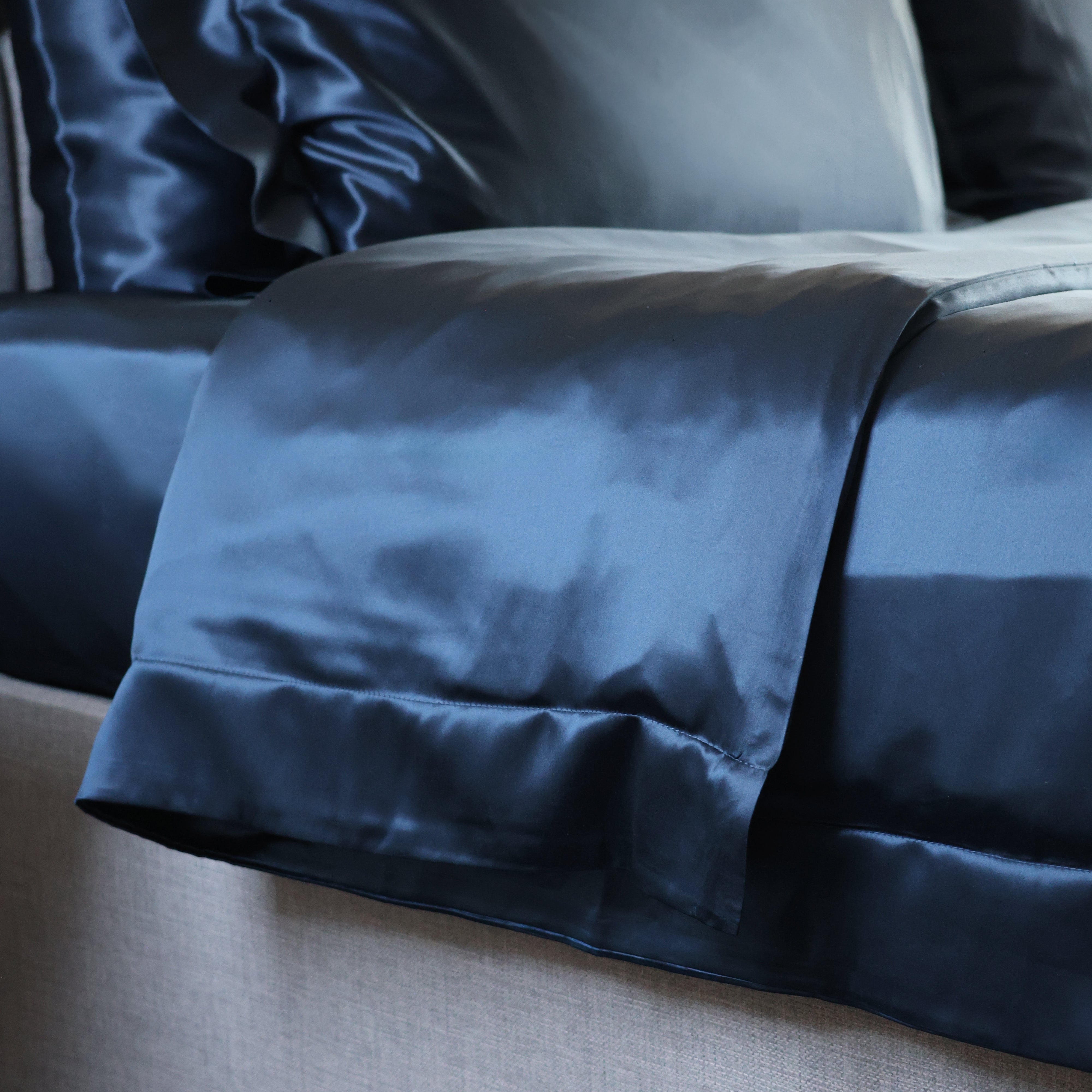 22 Momme Midnight Blue Silk Duvet Cover