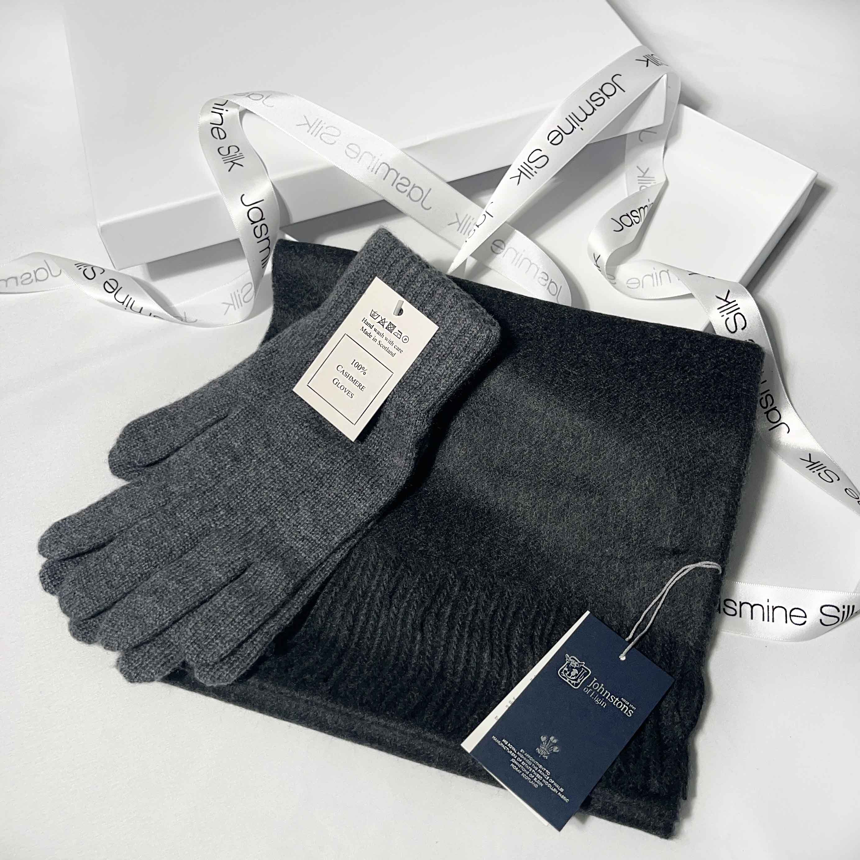The Mens Cashmere Scarf & Gloves Gift Box Charcoal
