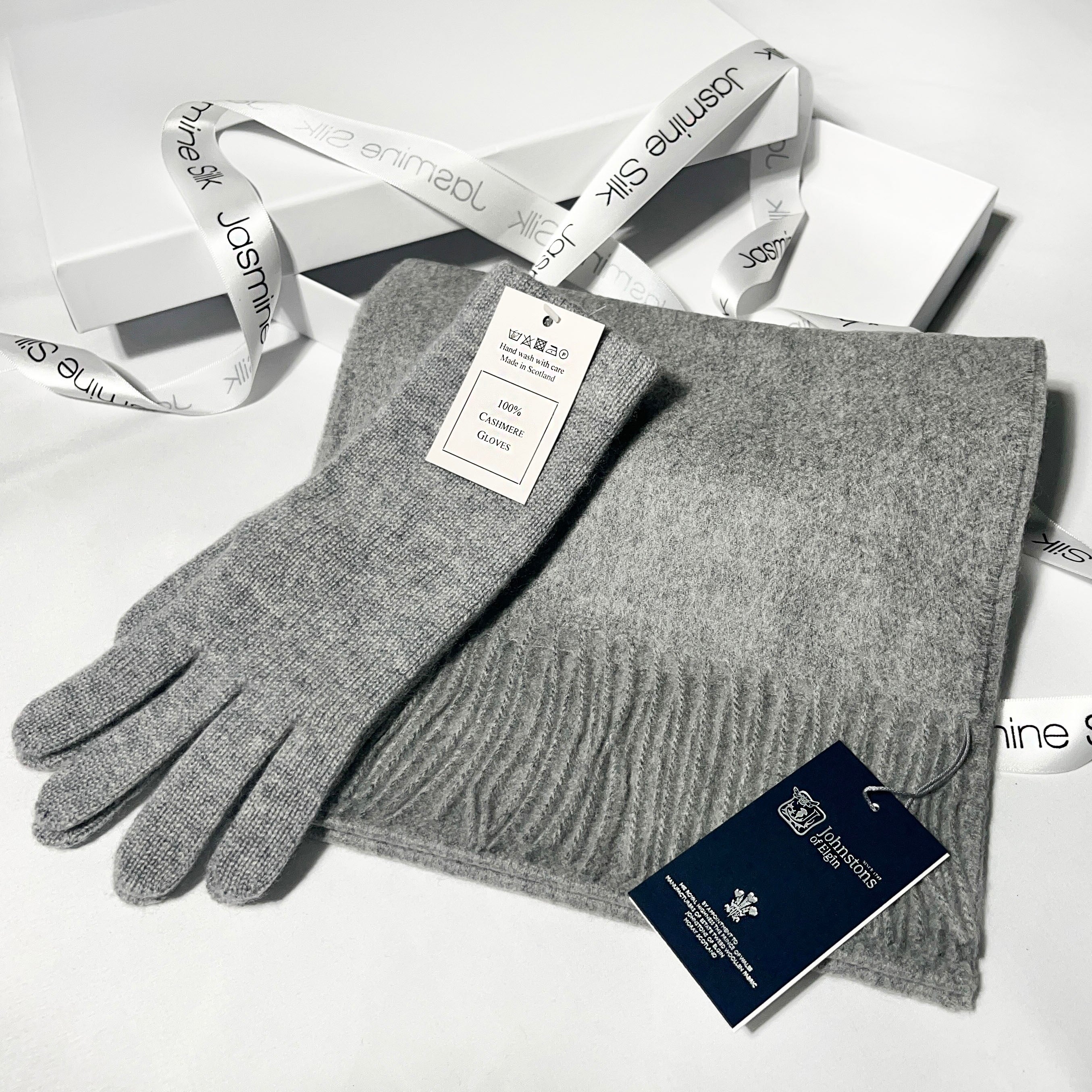 The Winter Hug Gift Box Light Grey