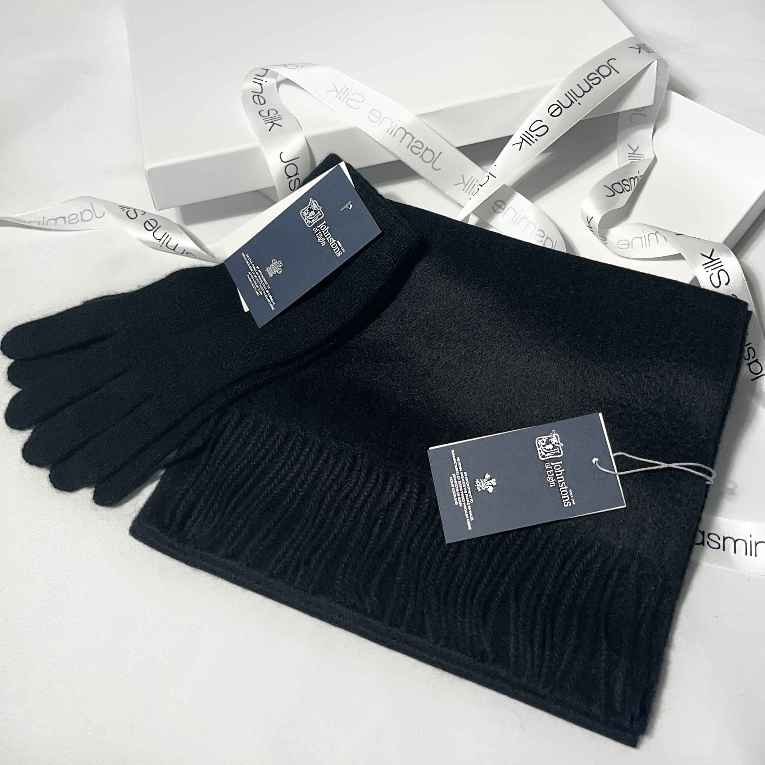 The Winter Hug Gift Box Black