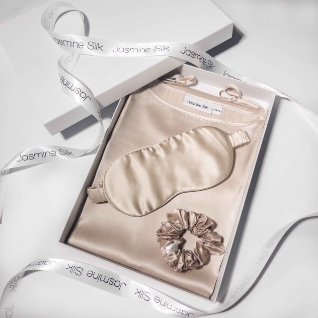 Dreamy Silk Delights Nude Gift Box 