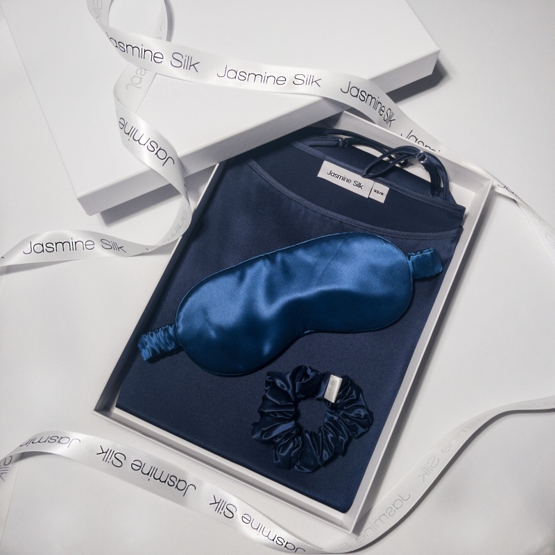 Dreamy Silk Delights Navy Gift Box 