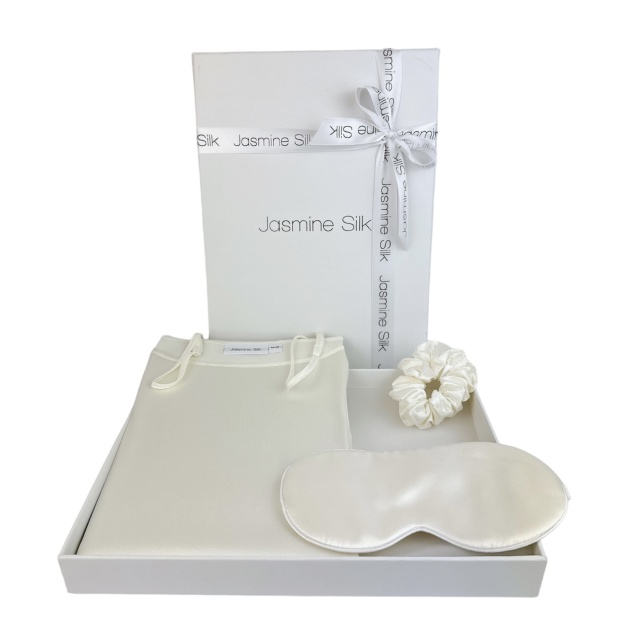 Dreamy Silk Delights Ivory Gift Box 